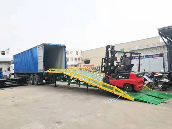 移動(dong)登車橋